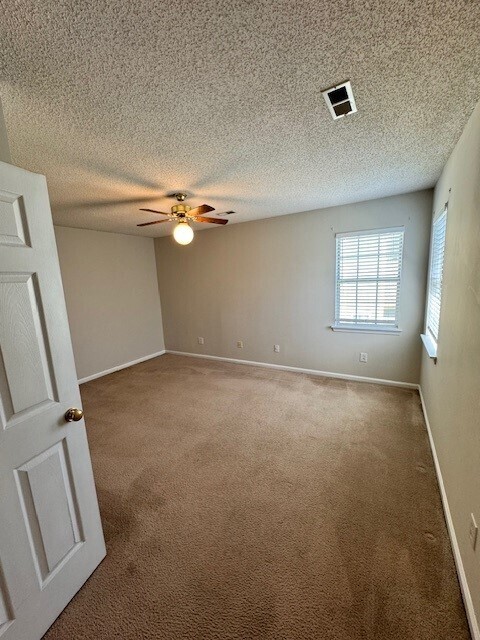 Building Photo - Charming 4-Bedroom Home