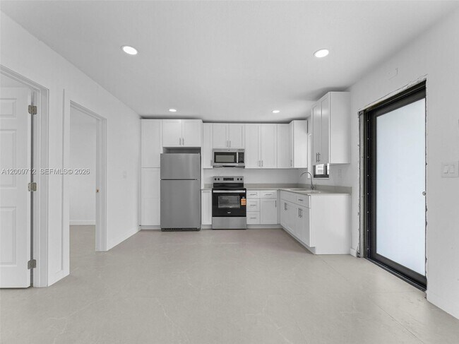 Building Photo - 1368 W 29th St