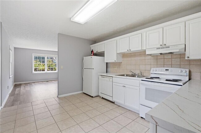 Building Photo - 432 Charleston Ln