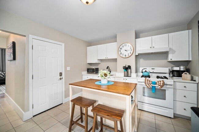 Building Photo - 4 Baldwin Pl