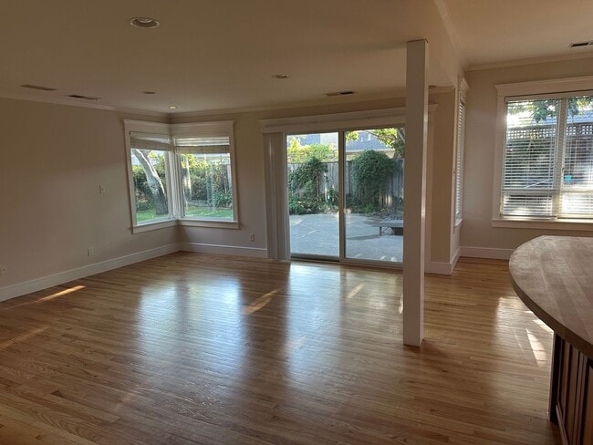 Building Photo - Buena Vista Rancher 4 bed /3 bath - Excell...