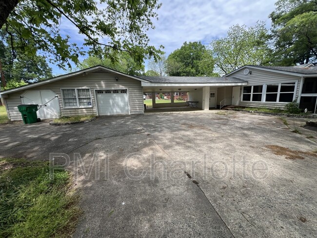 Building Photo - 5201 Allen Rd E