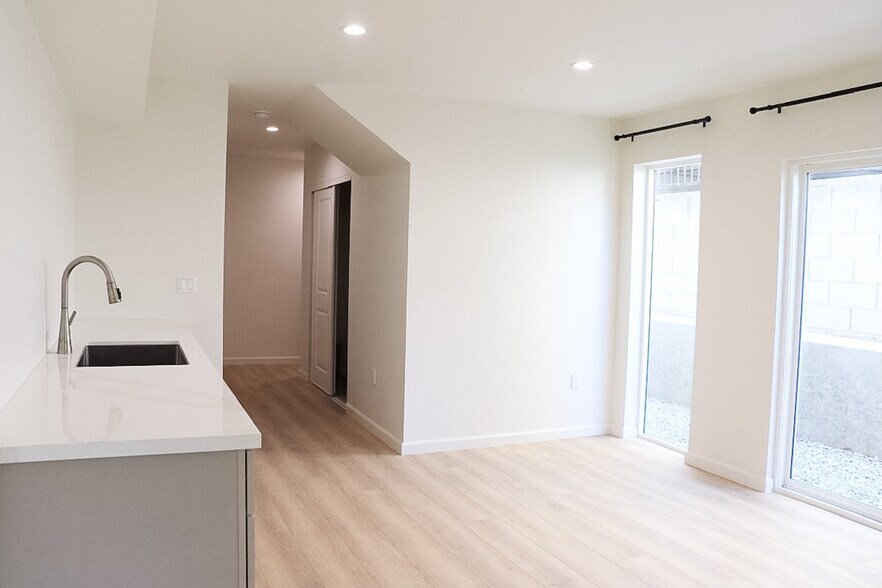 1st Level - 5259 Lexington Ave