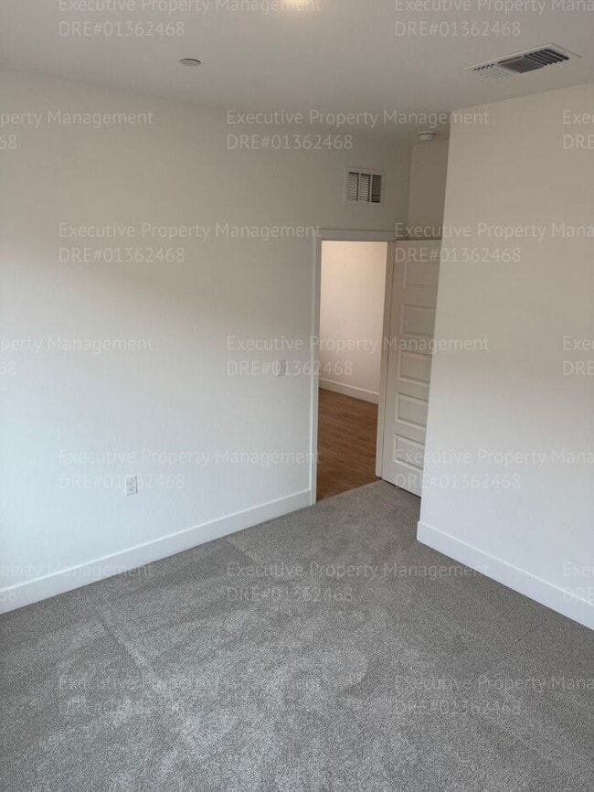 Building Photo - Newly constructed 3 bedroom/ 3 bathroom ho...