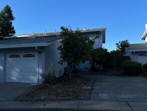 Building Photo - New Price $2,100.00 South Davis Townhome On Veranda Terrace,  3+1.5, Garage, Small backyard, Frui...