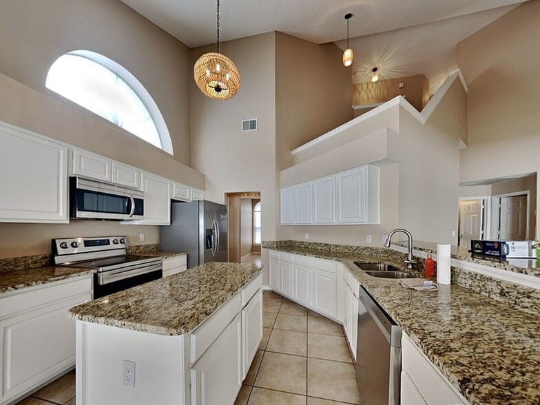 Building Photo - 1428 Oberlin Terrace