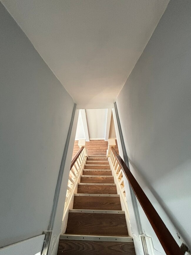 Building Photo - 3240 Tilton St