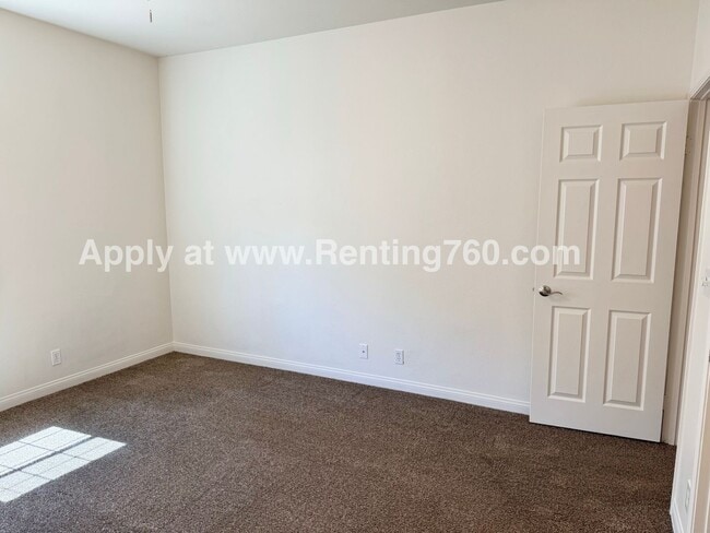 Building Photo - Spacious 3 Bed 2 Bath Home!