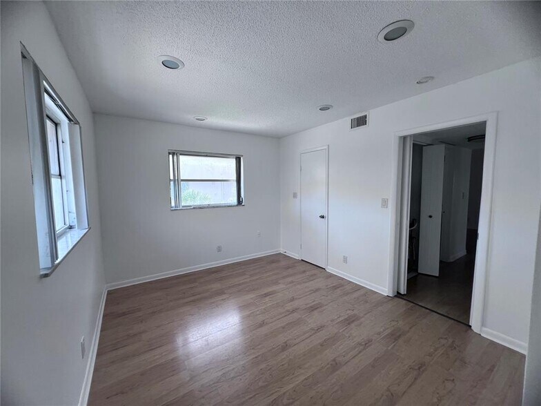 Building Photo - 2430 SW 81st Ave