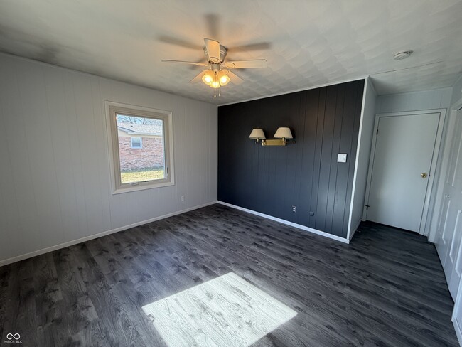 Building Photo - 5585 Gallagher Dr