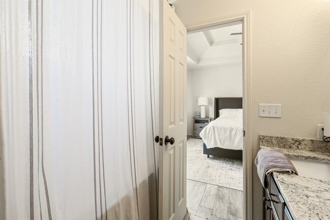 Building Photo - 208 Ramon Cardenas Dr