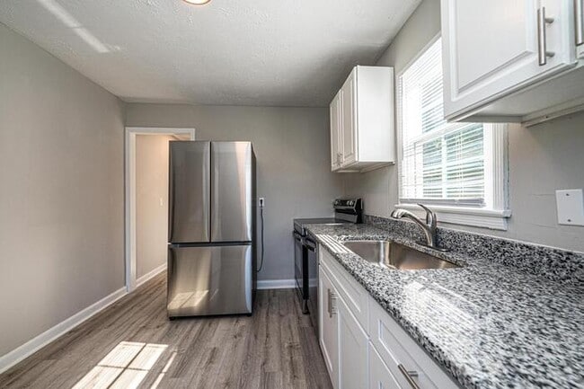 Building Photo - 184 Mill St