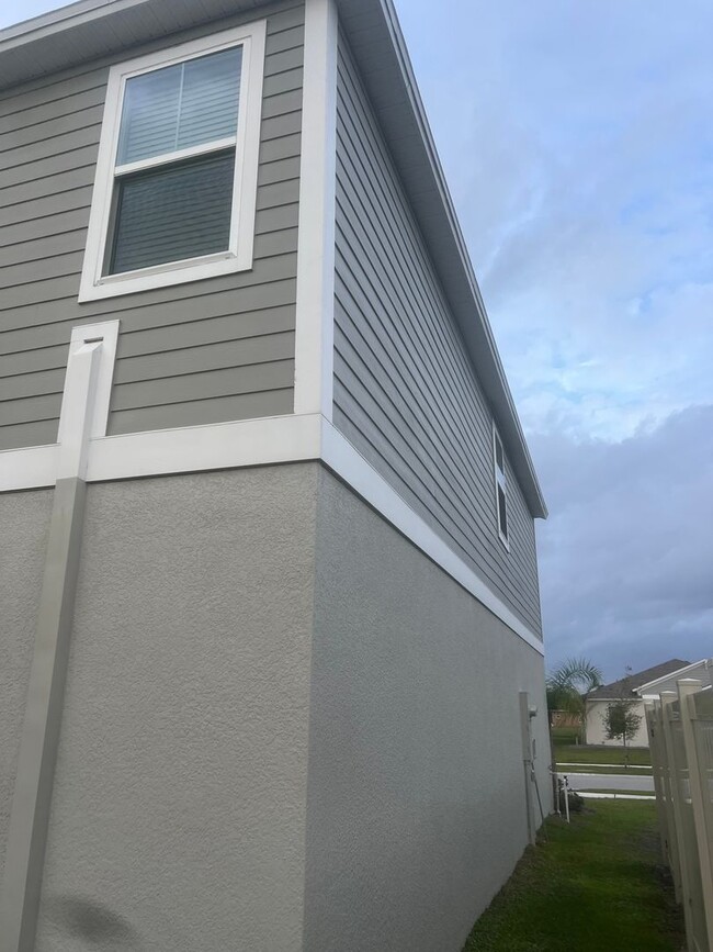 Building Photo - Spacious 5BR House in Winter Haven