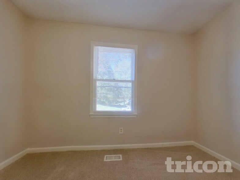 Building Photo - 158 Sweetwater Cir