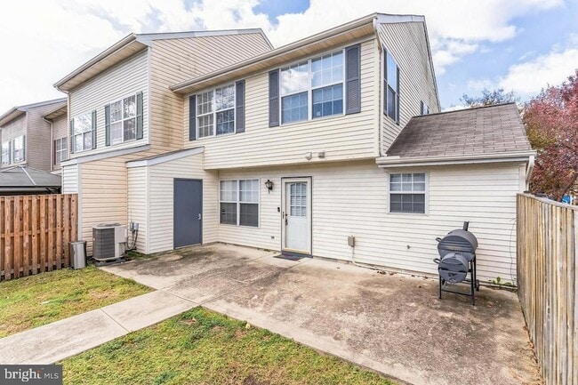 Building Photo - 6103 Red Squirrel Pl