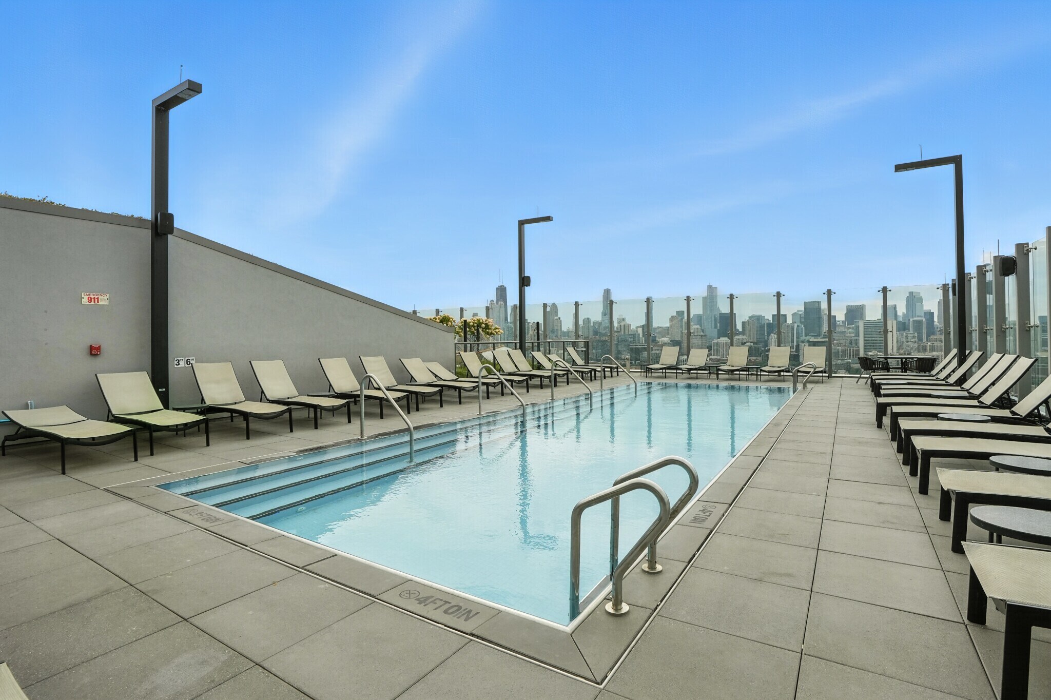 Building Photo - 1450 N Kingsbury St