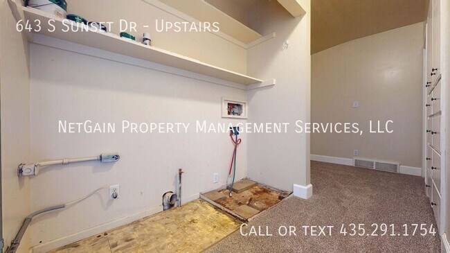 Building Photo - 643 S Sunset Dr