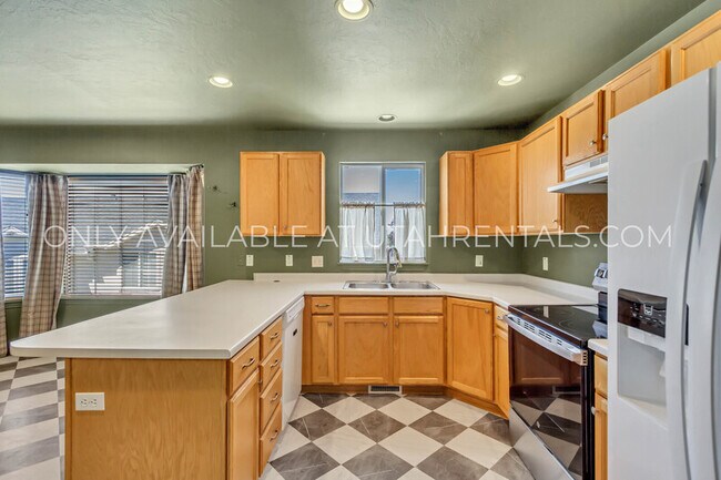 Building Photo - 1328 S 1550 E