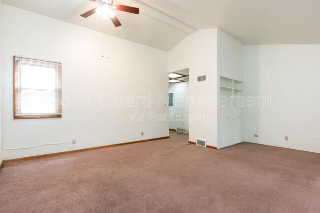 Building Photo - 1716 N Harvard Ave