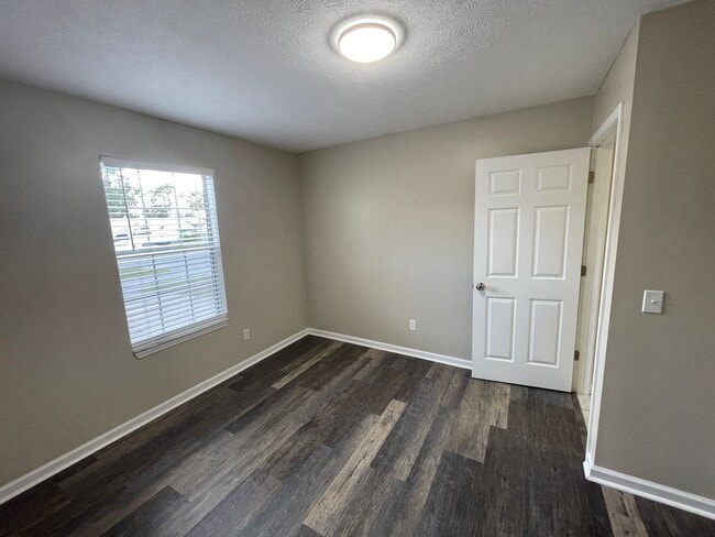 Building Photo - 7102 N Lagoon Dr