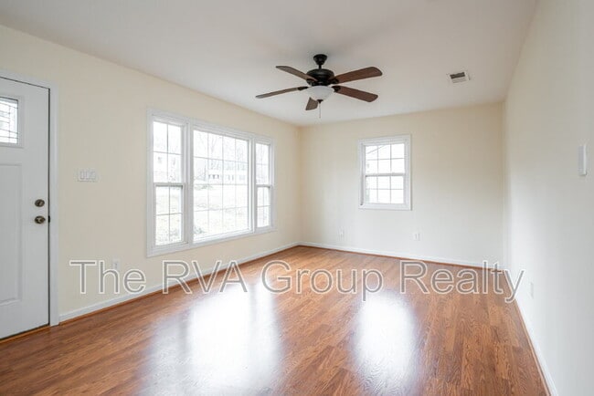 Building Photo - 8907 Huntingcreek Terrace