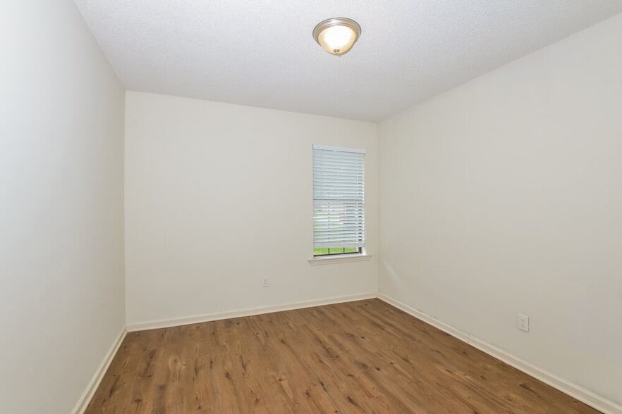 Building Photo - 6801 College Park Cove