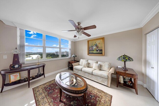 Building Photo - 3095 N Course Dr