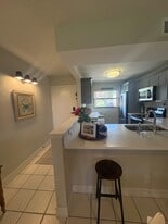 Building Photo - 6051 Sun Blvd