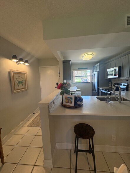 Primary Photo - 6051 Sun Blvd