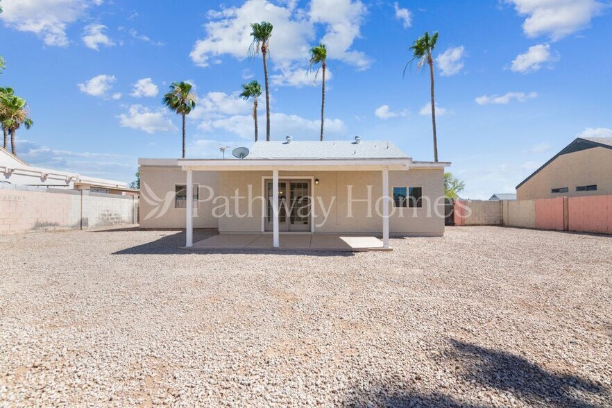 Building Photo - 6914 W Cherry Hills Dr