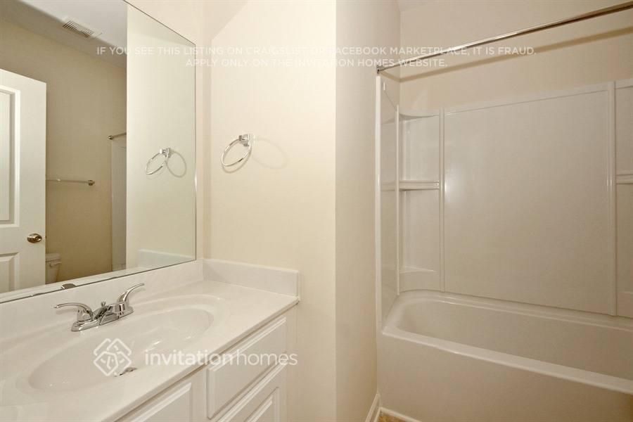 Building Photo - 3280 Franklin St