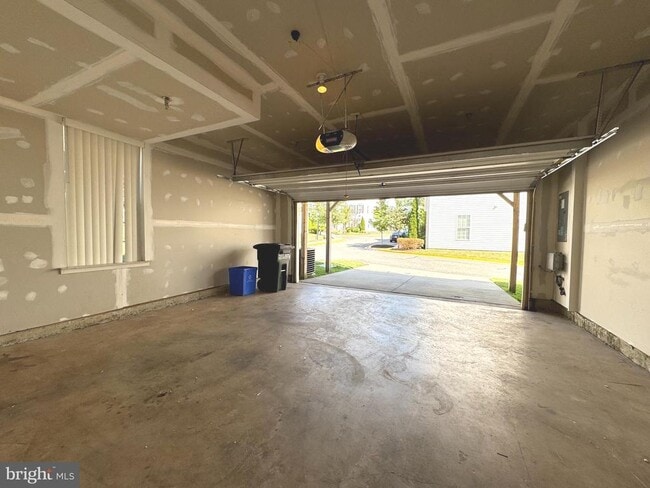 Building Photo - 18322 Woodhouse Ln