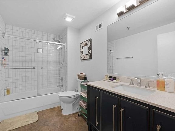 Building Photo - 170 Boulevard SE