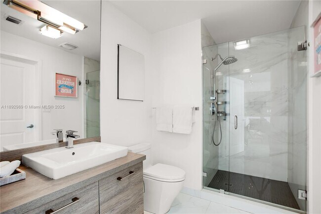 Building Photo - 400 Sunny Isles Blvd