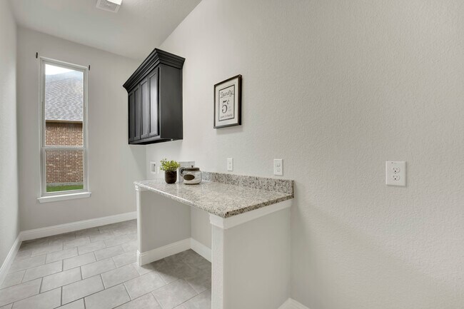 Building Photo - 1549 Sonnet Dr