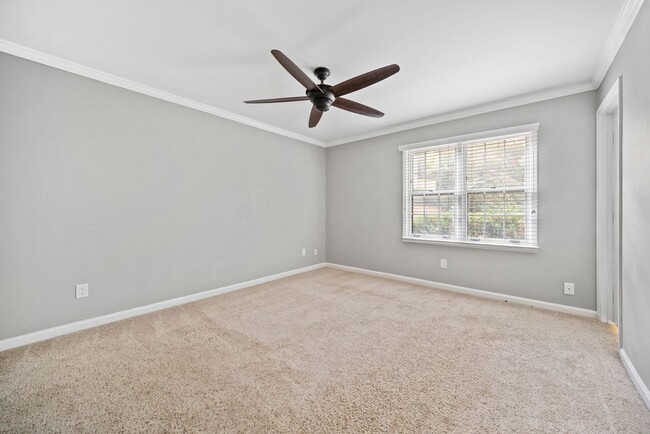 Building Photo - 2 Bed Condo Available In Cross Creek Commu...