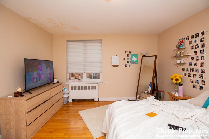 Building Photo - 38 Dean Rd