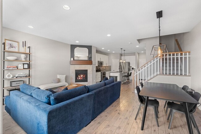 Building Photo - Modern Comfort Meets Mountain Convenience ...