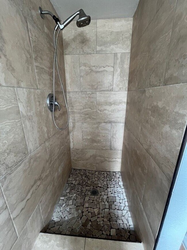 Building Photo - ***4 Bed 3.5 Bath in Tuscawilla!***