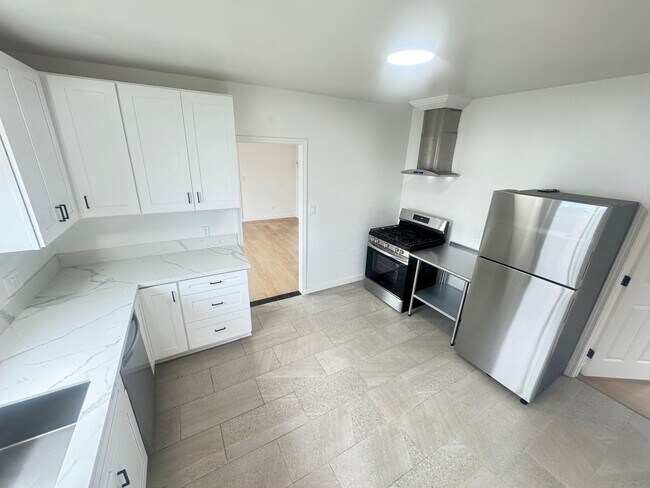 Building Photo - Beautiful Logan Heights Remodeled House