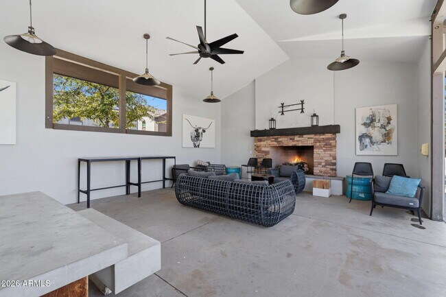 Building Photo - 674 W Flintlock Way