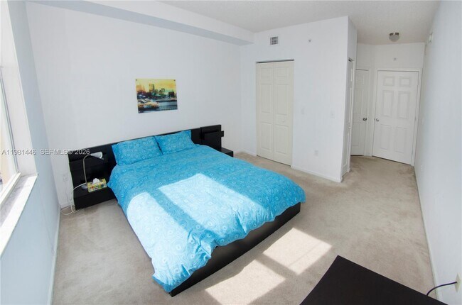 Building Photo - 17150 N Bay Rd