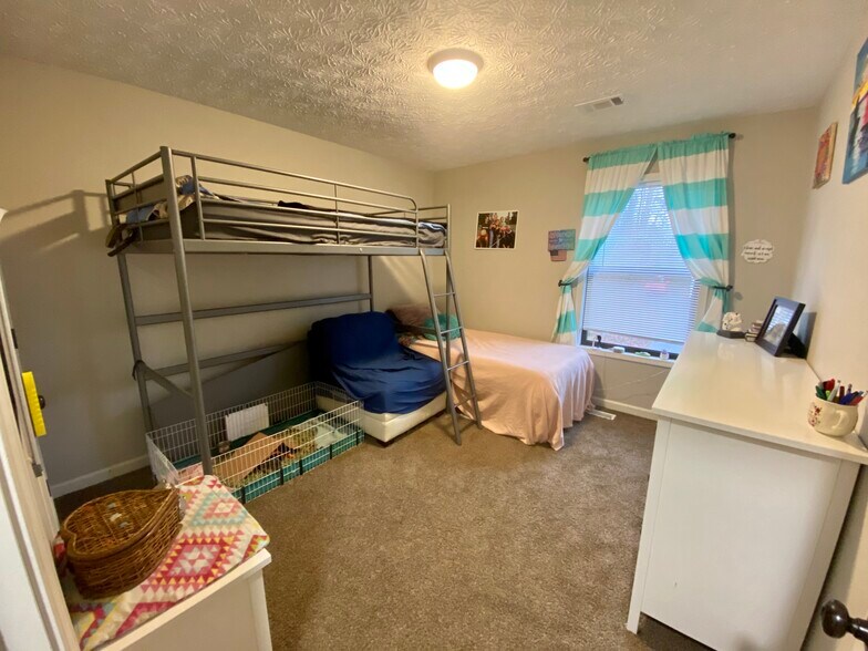 Building Photo - 1095 Mountain Springs Dr NW