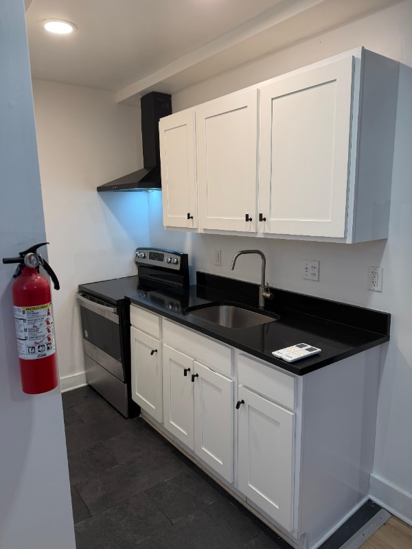 Building Photo - 1384 W 83rd St