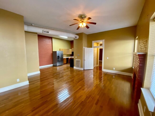 Building Photo - Stylish LowerTown Loft Living in the Heart...