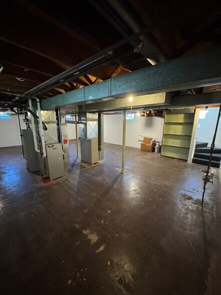 Building Photo - 2883 S Linebarger Ter