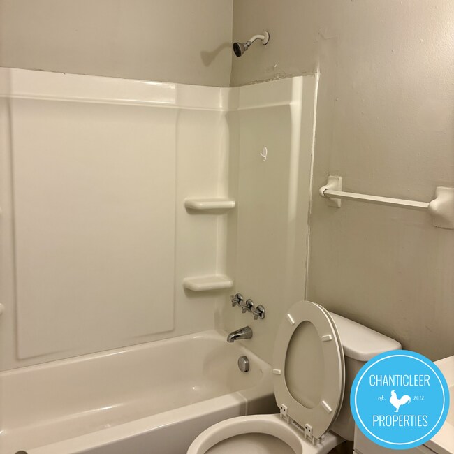 Building Photo - 115 Florence St