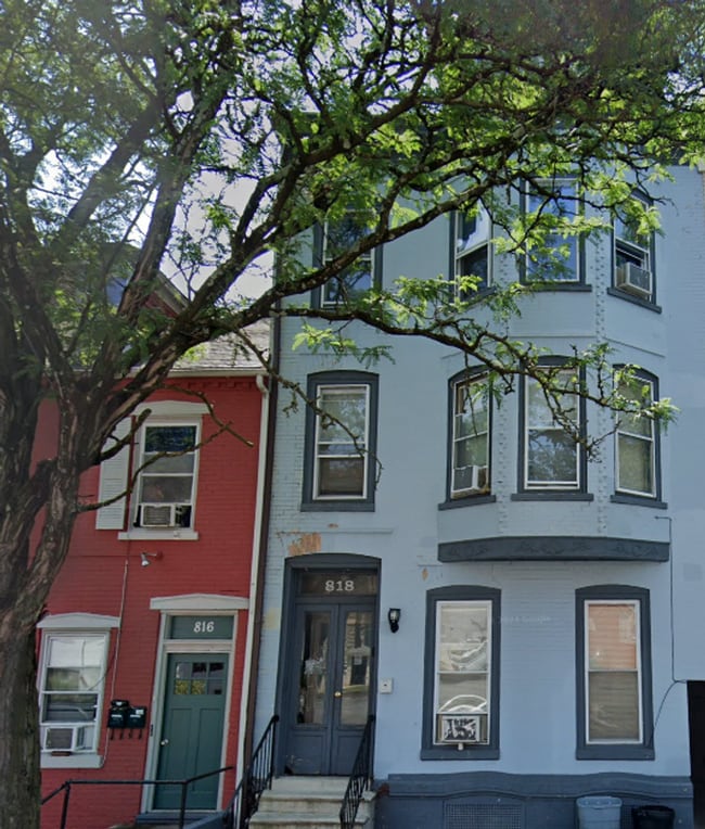 Primary Photo - 818 Walnut St