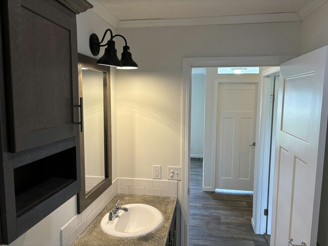 Building Photo - 5053 W Sawgrass Dr