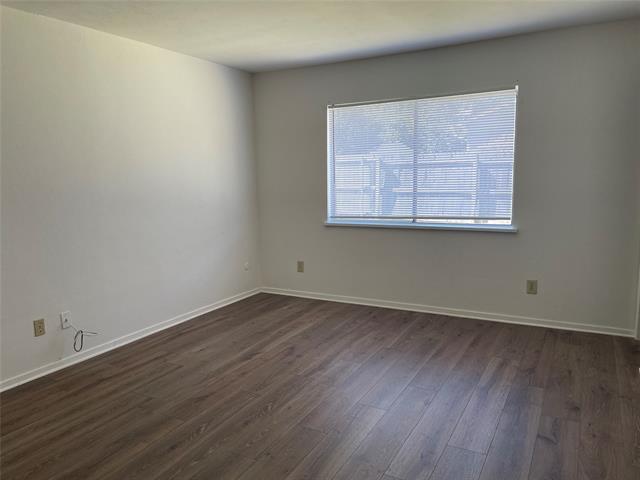 Building Photo - 7533 Parkwood Ln